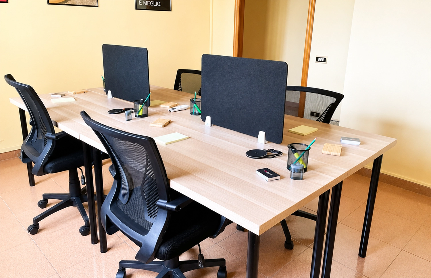 Scrivania dedicata | Postazione condivisa | hot desk | Crotone